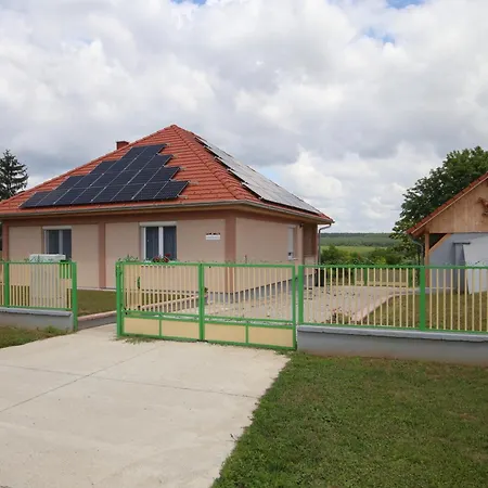 Apartament Tulipan Vendeghaz