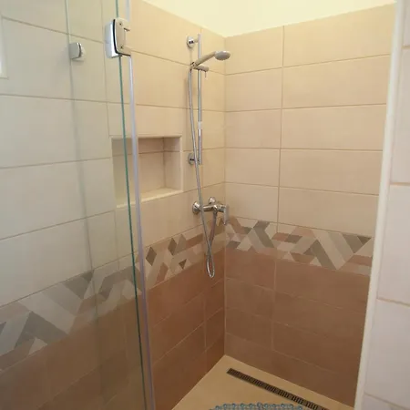 Tulipan Vendeghaz Apartment